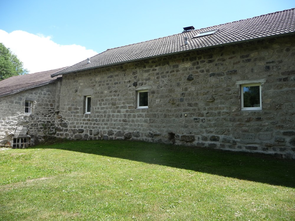 Ferme rénovée Le Mazet St Voy Tout confort. Terrasse. Garage.