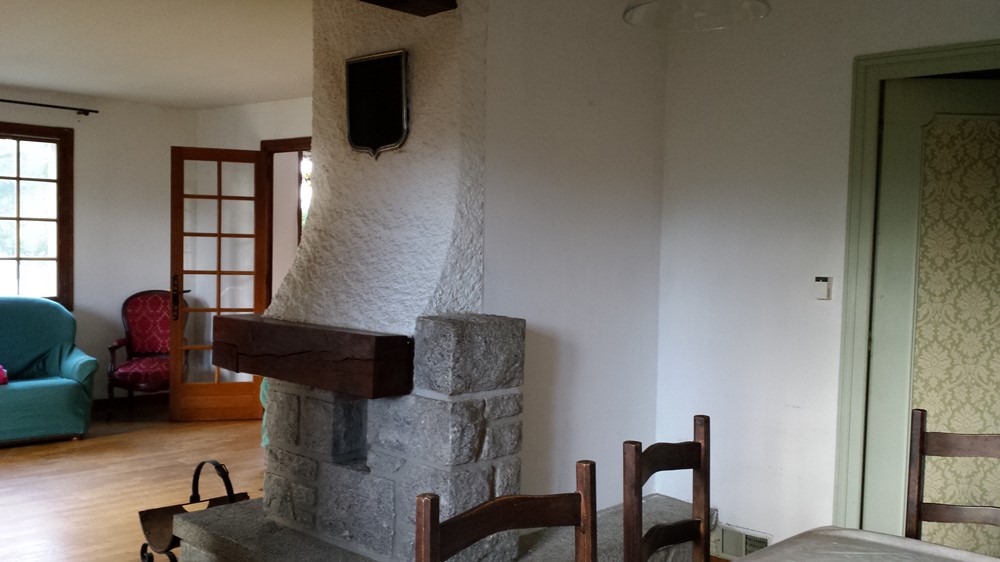 MAISON T4 pièces  Le Chambon sur Lignon MAISON 4 pièces  Le Chambon sur Lignon Proche collège Cevenol