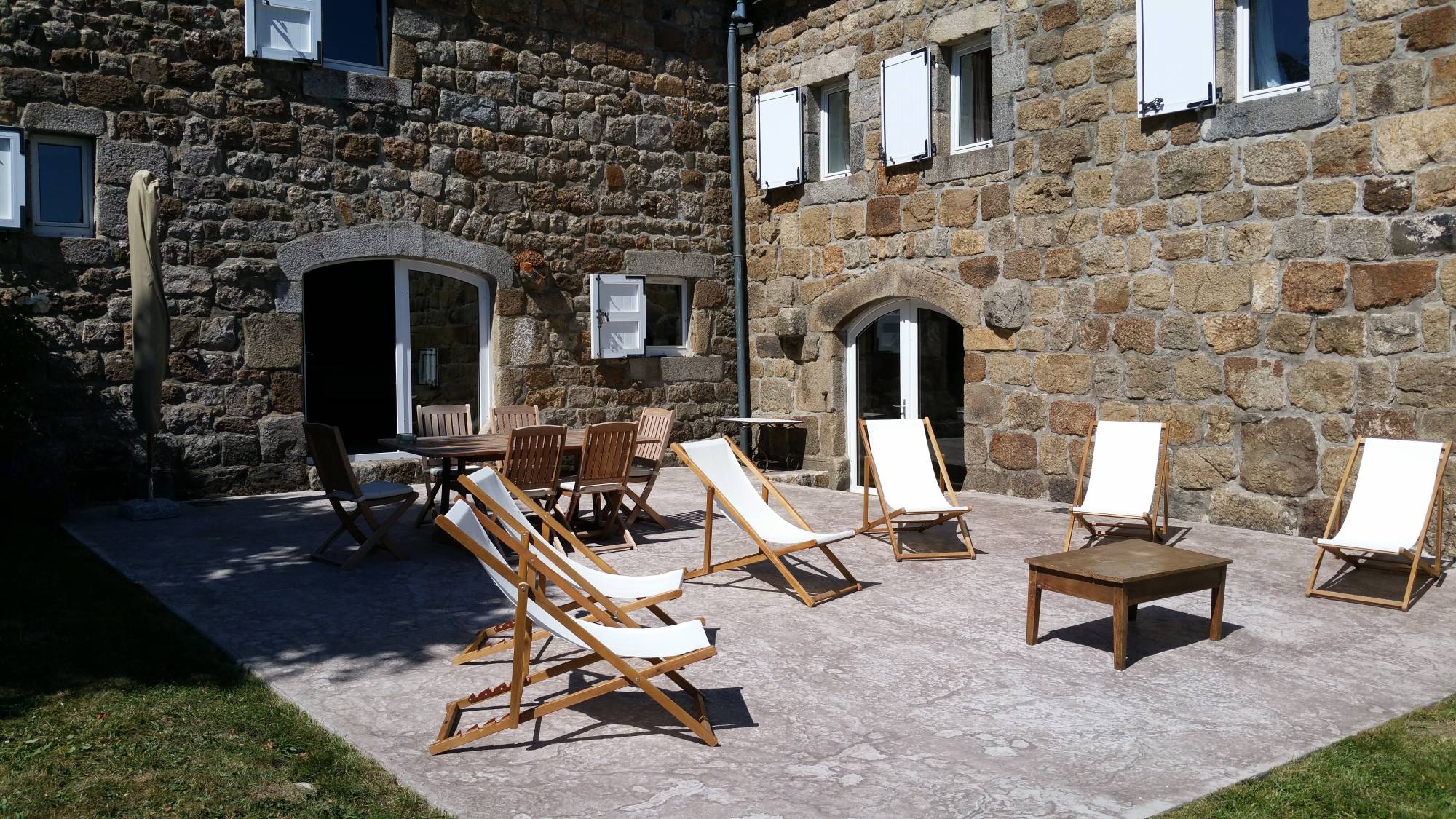 Ferme rénovée sur le lac de Devesset