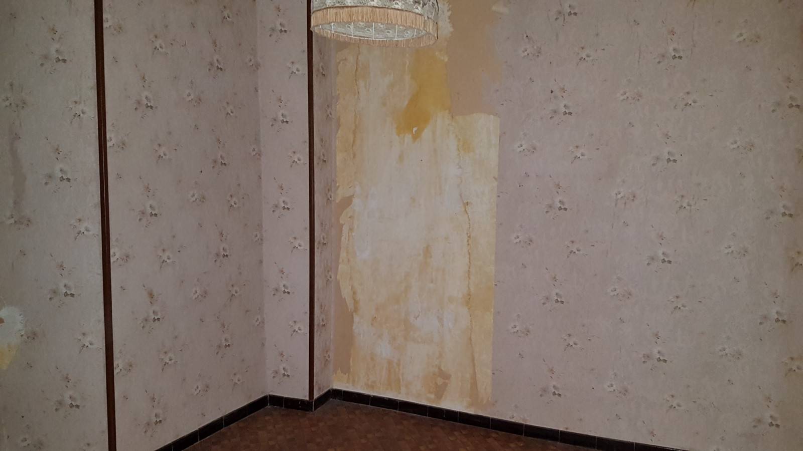 Appartement avec commerce au centre du village de Saint Martin de Valamas