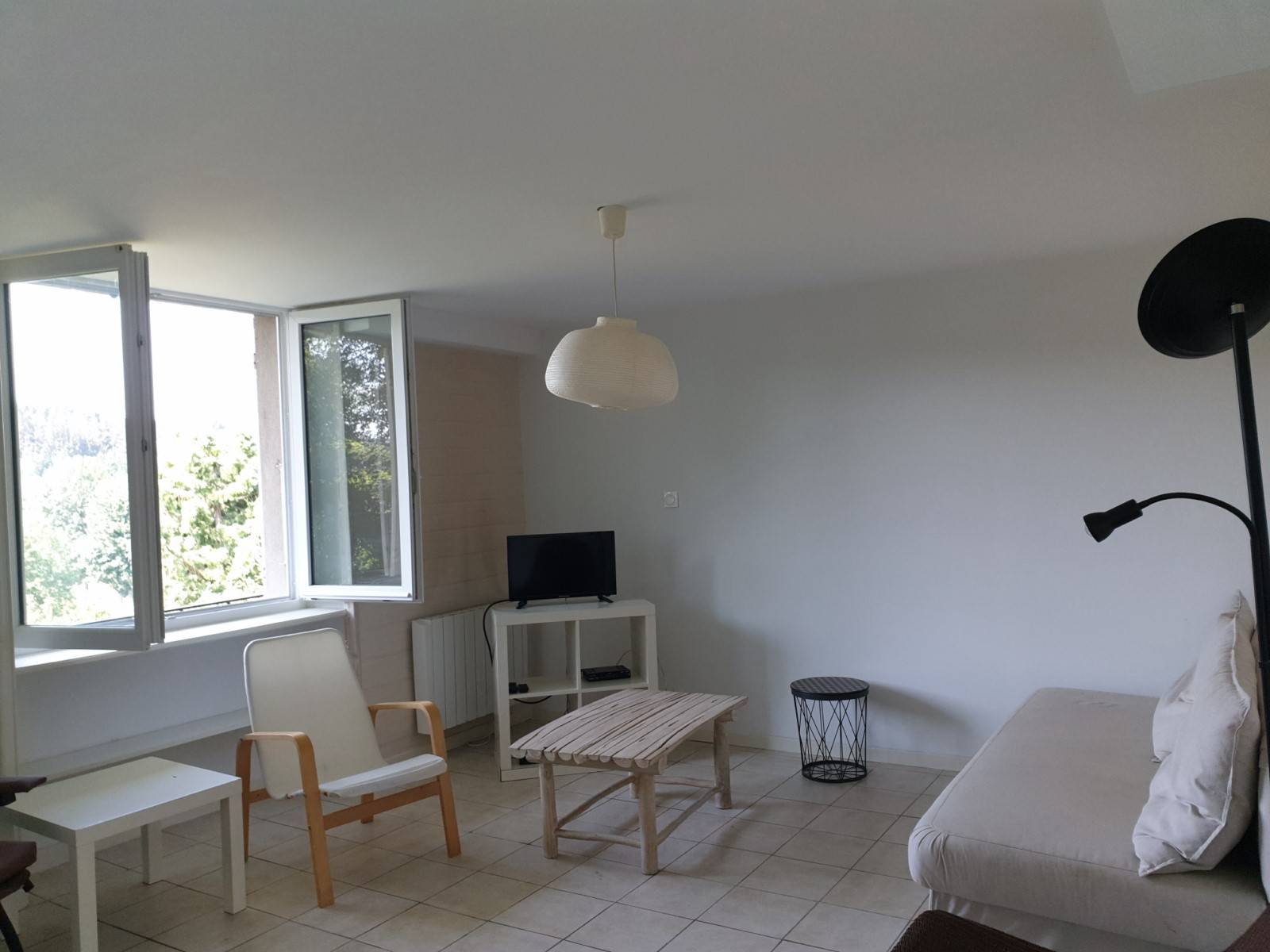 Studio meublé avec balcon au Chambon sur Lignon