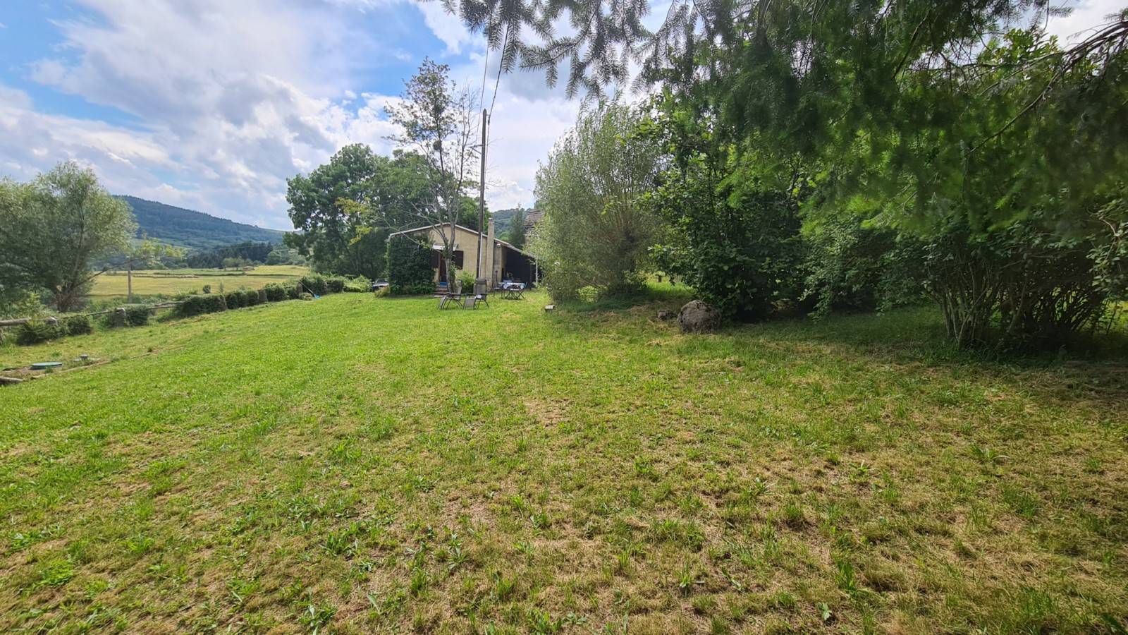 Maison avec vue en campagne de Chanéac