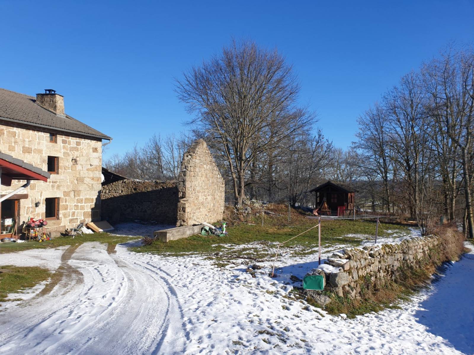 Corps de ferme en campagne de Tence