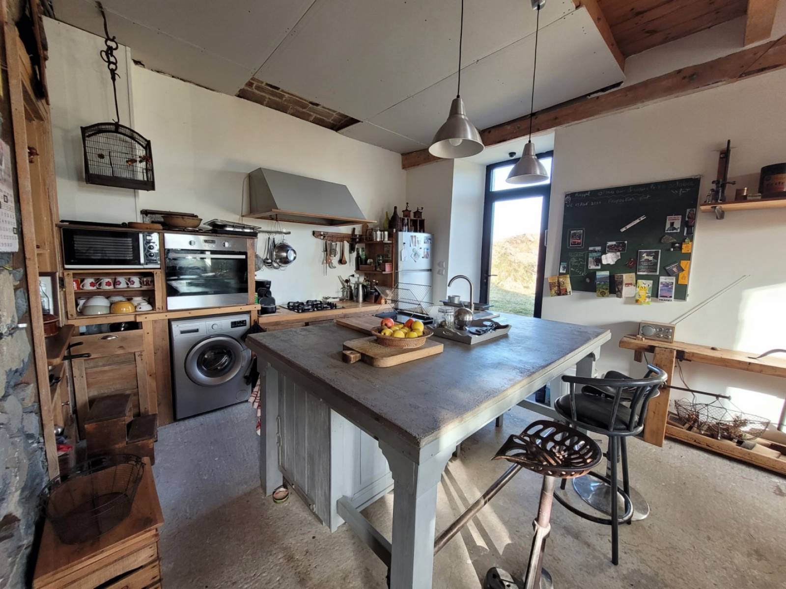 Presbytère dans bel environnement aux Vastres