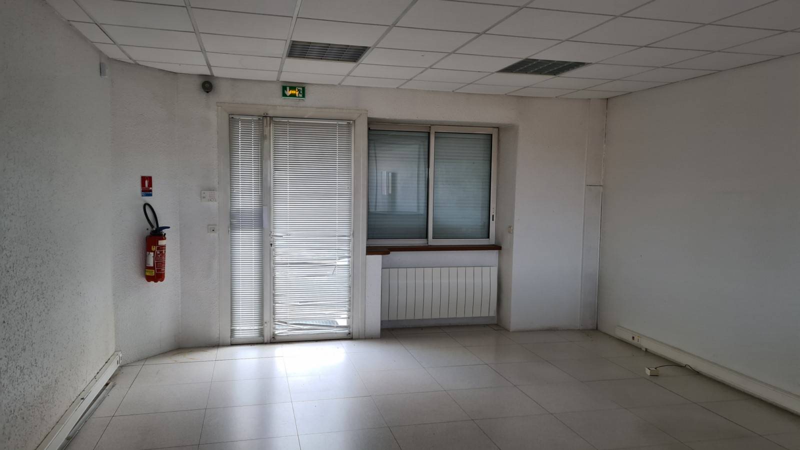 Ancien local commercial au centre du village de Saint Agrève