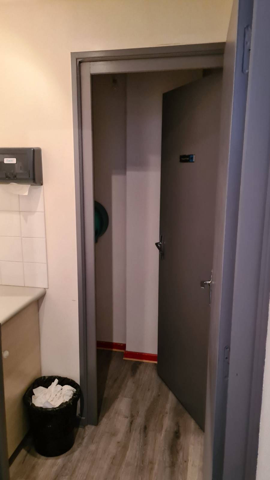 Ancien local commercial au centre du village de Saint Agrève