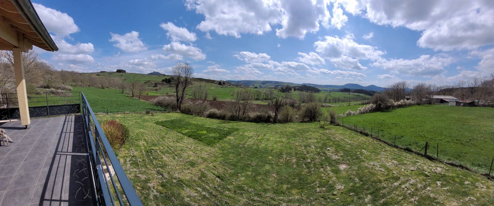 Chalet avec superbe vue à Freycenet-la-Tour