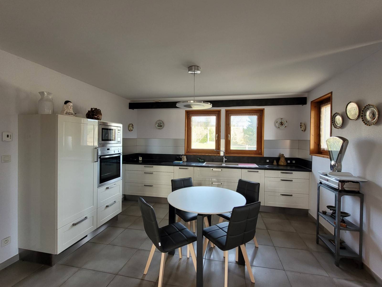 Villa sur 9 400 m² proche des commodités du Chambon sur Lignon