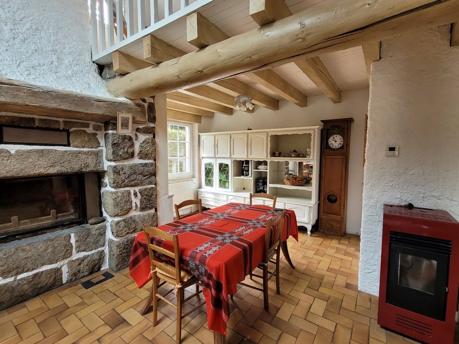 Maison dans hameau proche du centre du Chambon sur Lignon