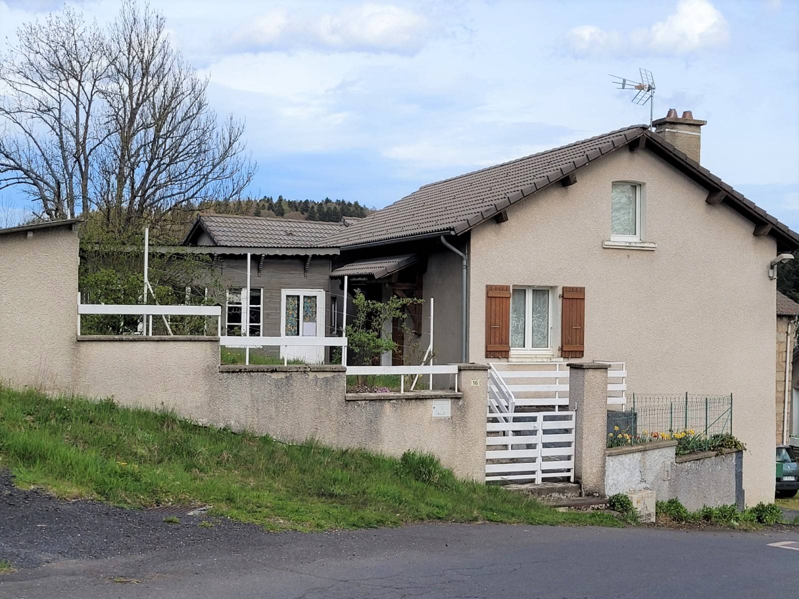 Maison de village au Mazet St Voy