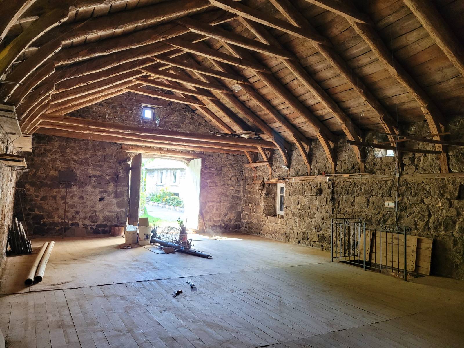 Ferme à rénover proche du village du Chambon sur Lignon