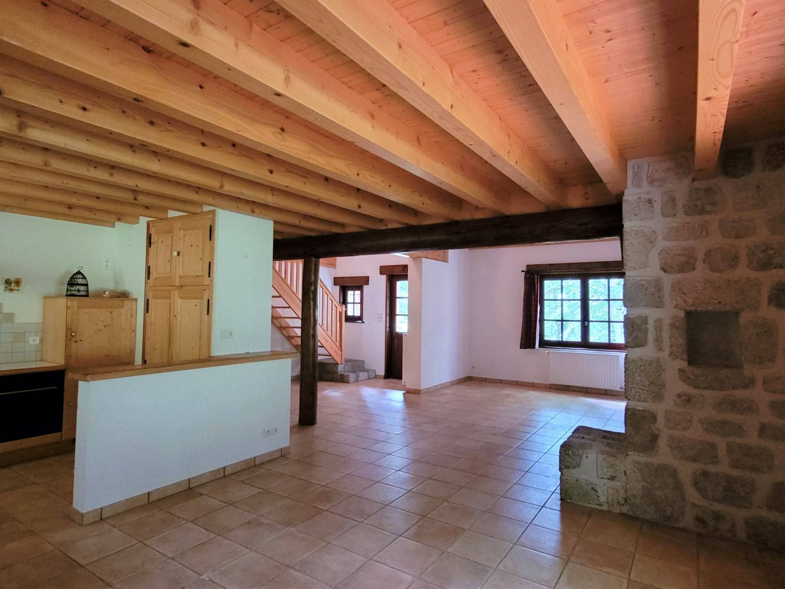 Maison de 2002 sur 2400 m² de terrain sur la commune du Chambon sur Lignon