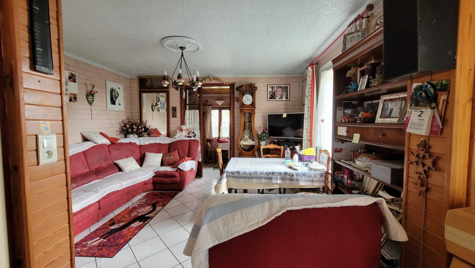 Maison de 1965 avec jardin et garages au Chambon sur Lignon