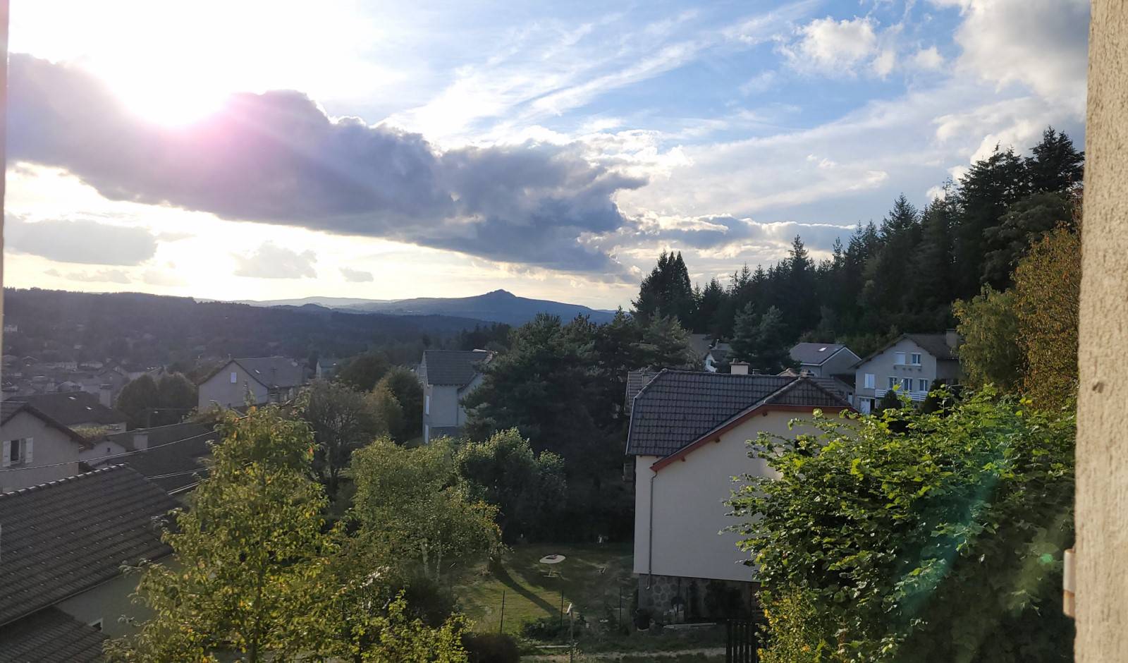 Appartement T4 sans travaux avec balcons au Chambon sur Lignon