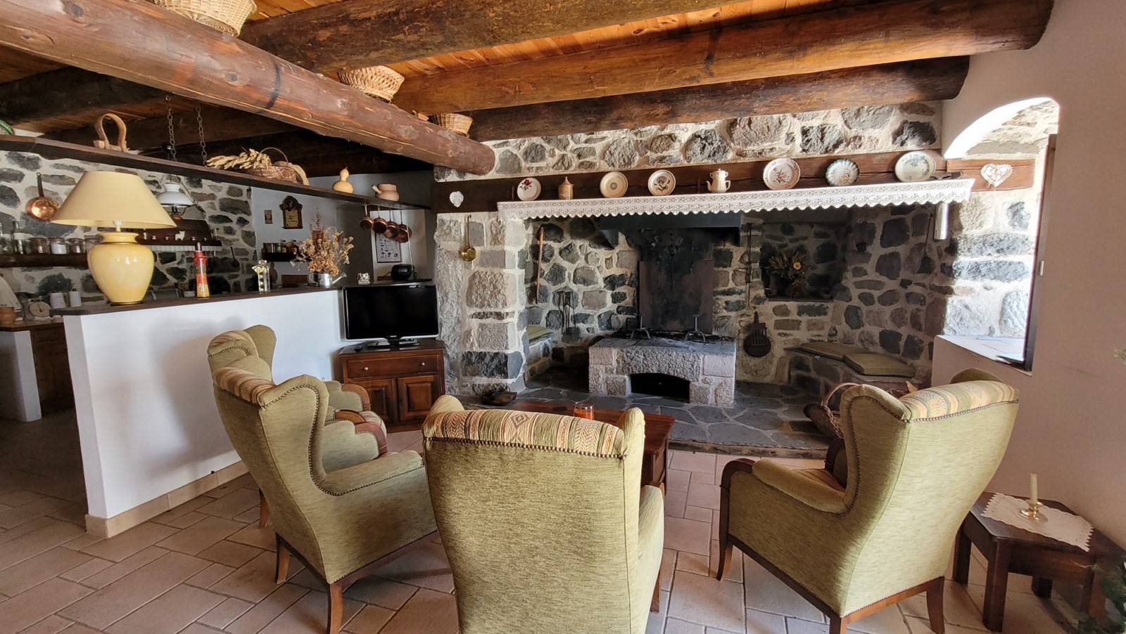 Propriété avec gite dans un hameau à Mars