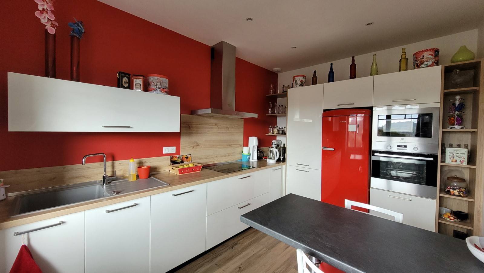 Superbe maison bourgeoise rénovée proche du centre du village de Tence