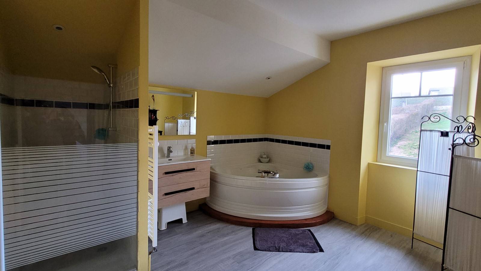 Superbe maison bourgeoise rénovée proche du centre du village de Tence