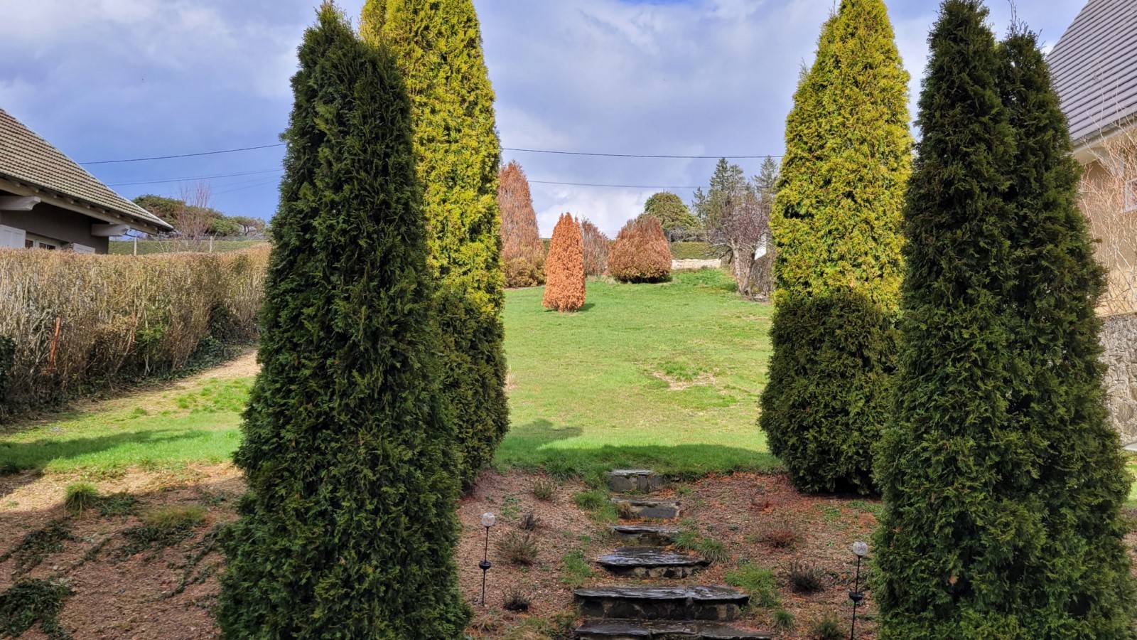 Superbe maison bourgeoise rénovée proche du centre du village de Tence