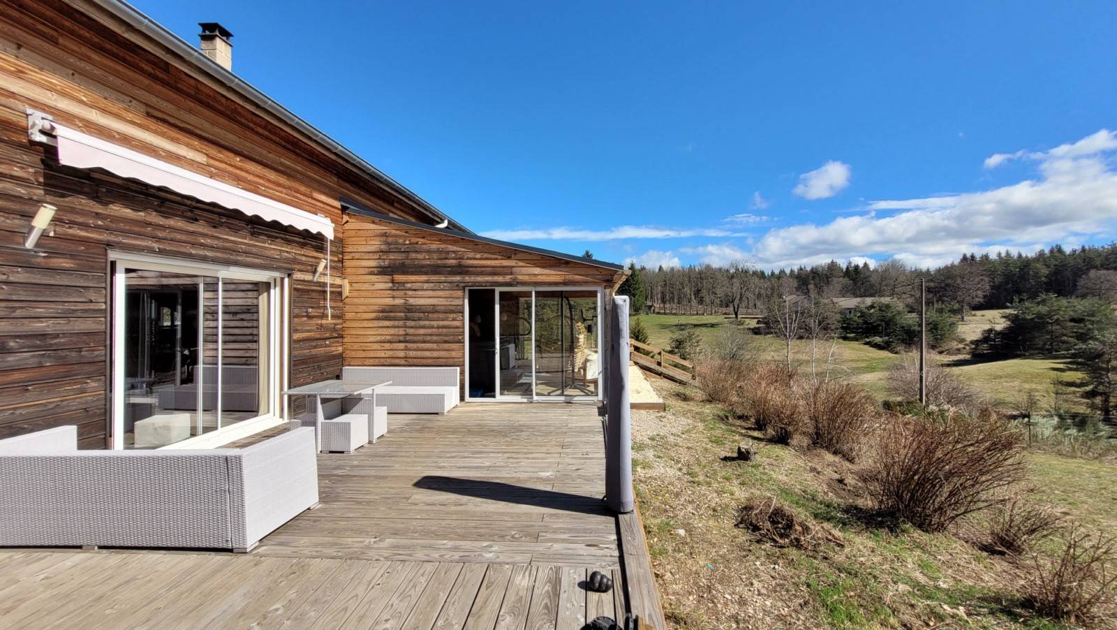 Maison ossature bois de 2008 sur plus d'1Ha de terrain