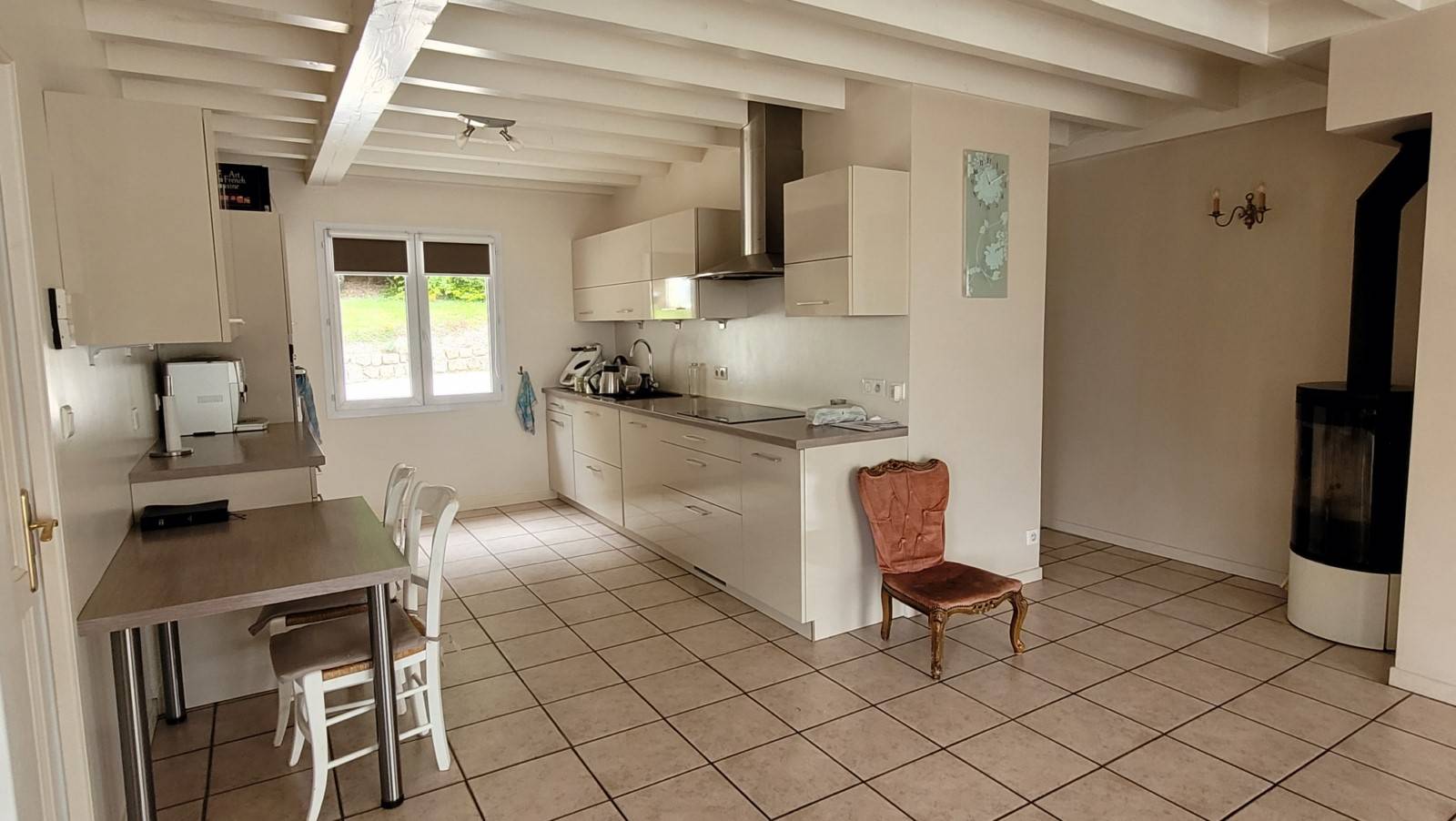 Maison à proximité du village avec de beaux volumes au Chambon sur Lignon