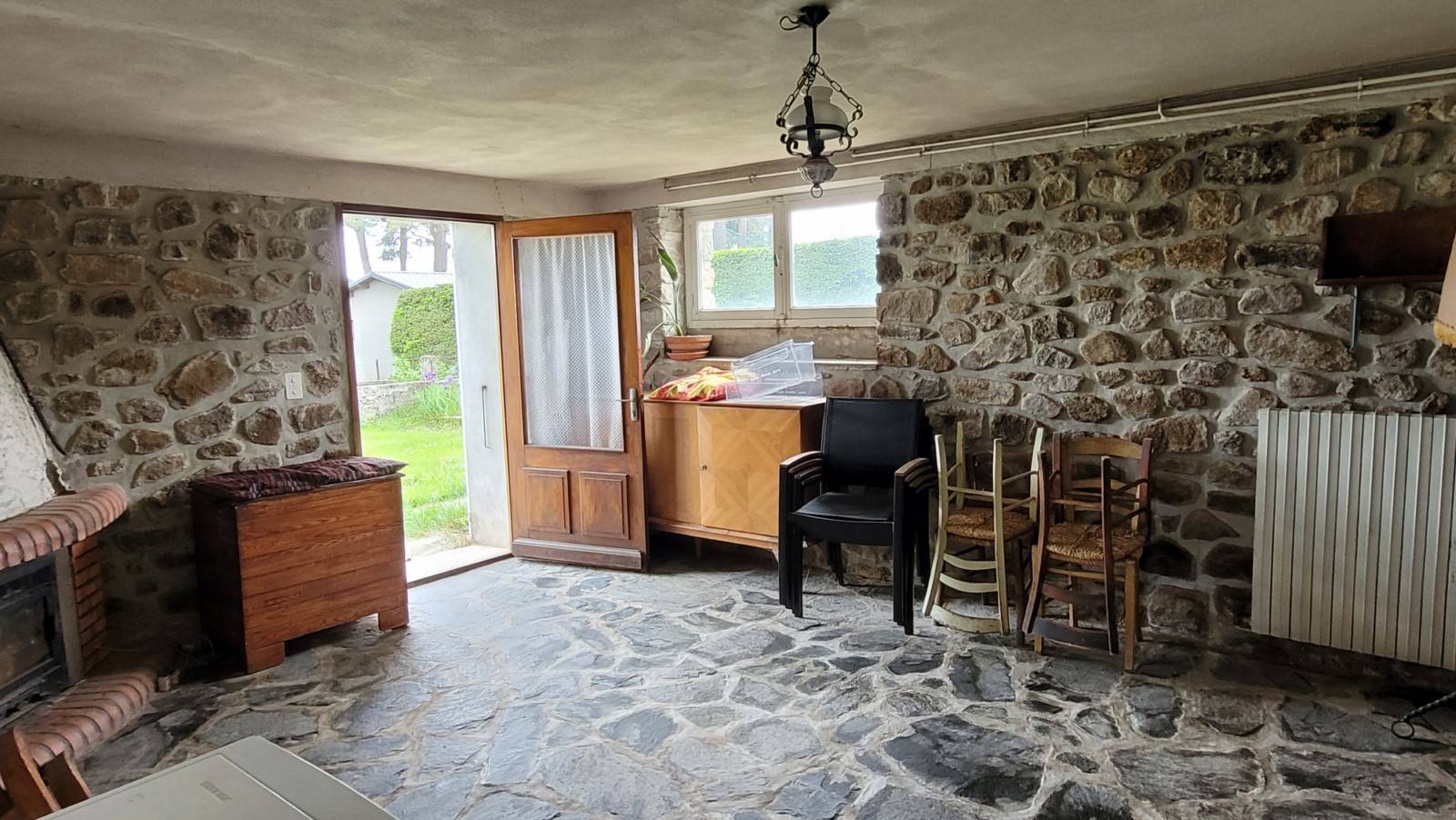 Maison des années 60 à rafraichir à Saint Agrève