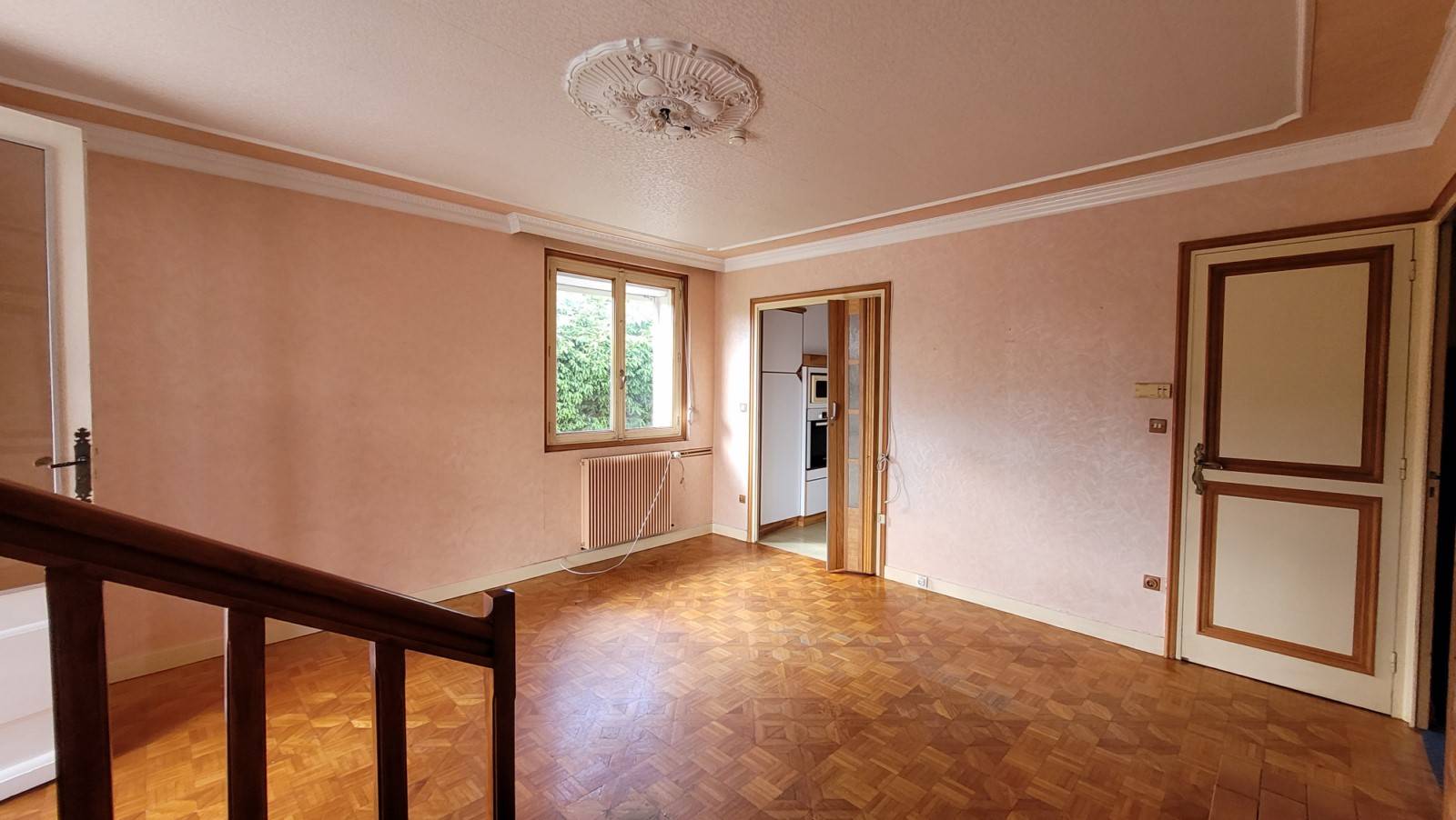 Maison à rafraichir avec dépendances sur Tence