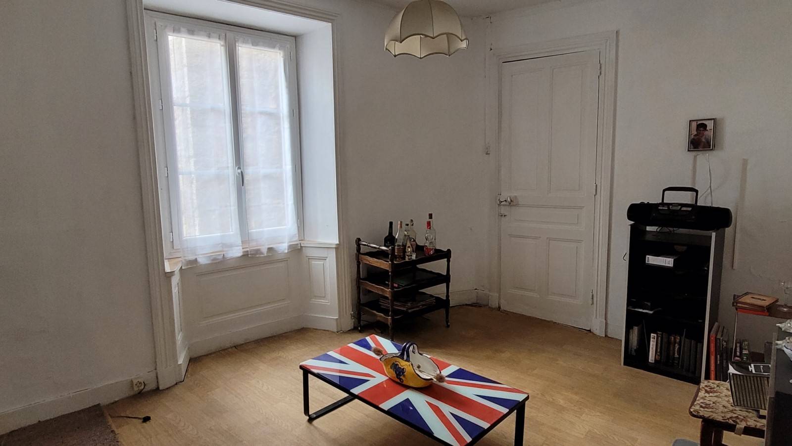 Immeuble au centre du village de Tence