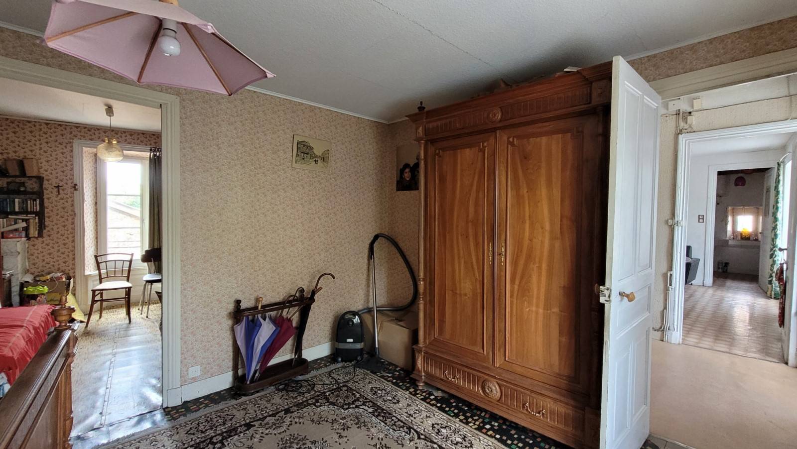 Immeuble au centre du village de Tence