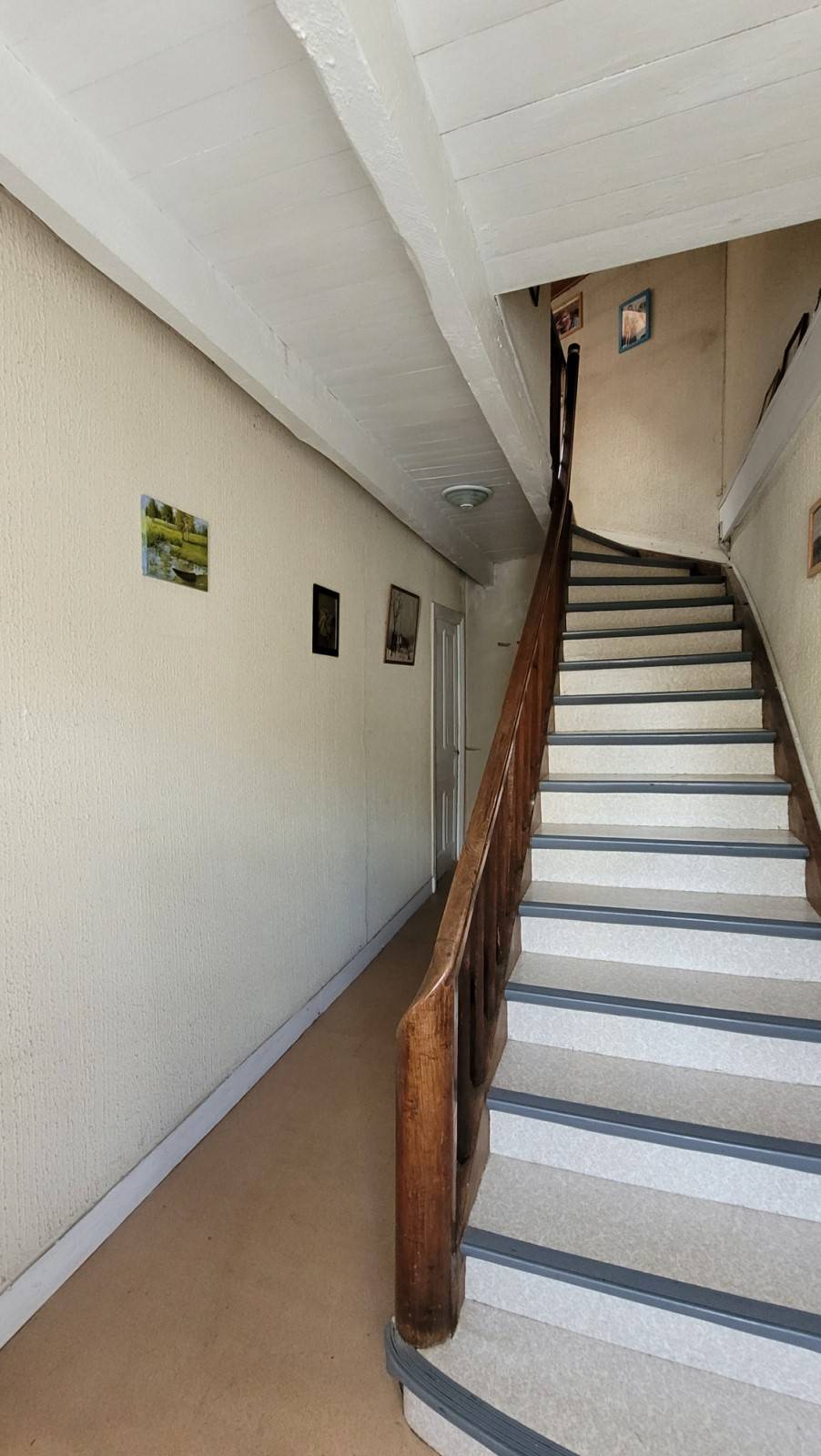 Immeuble au centre du village de Tence