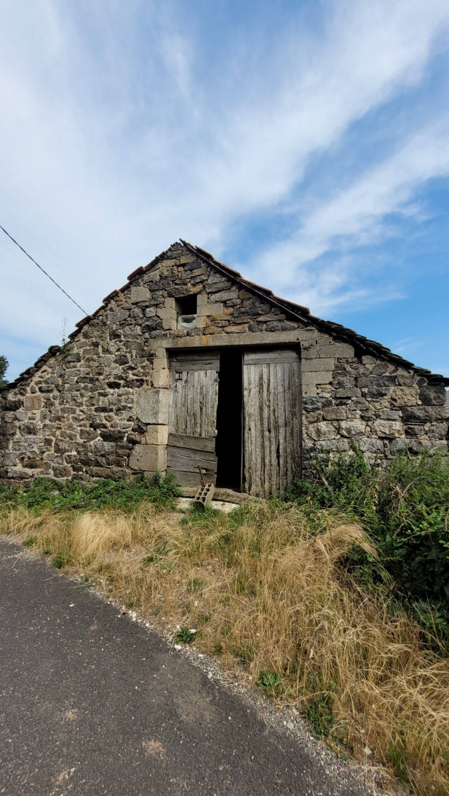 Ferme à rénover sur la commune des Vastres