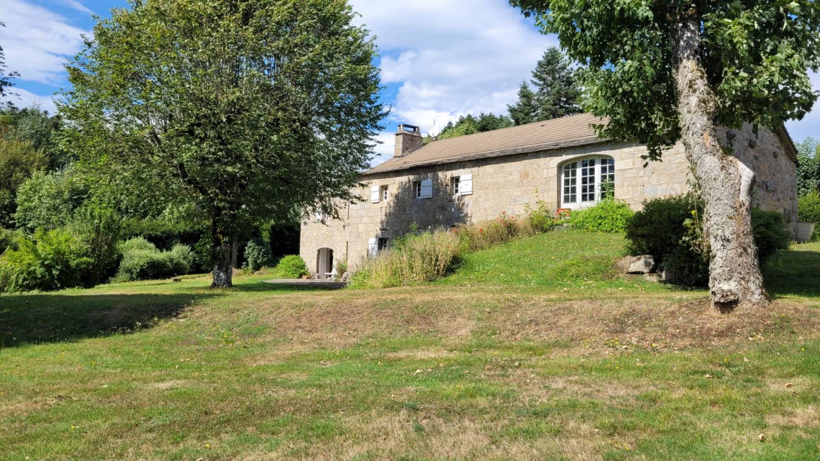 Ferme proche du centre du village du Chambon sur Lignon