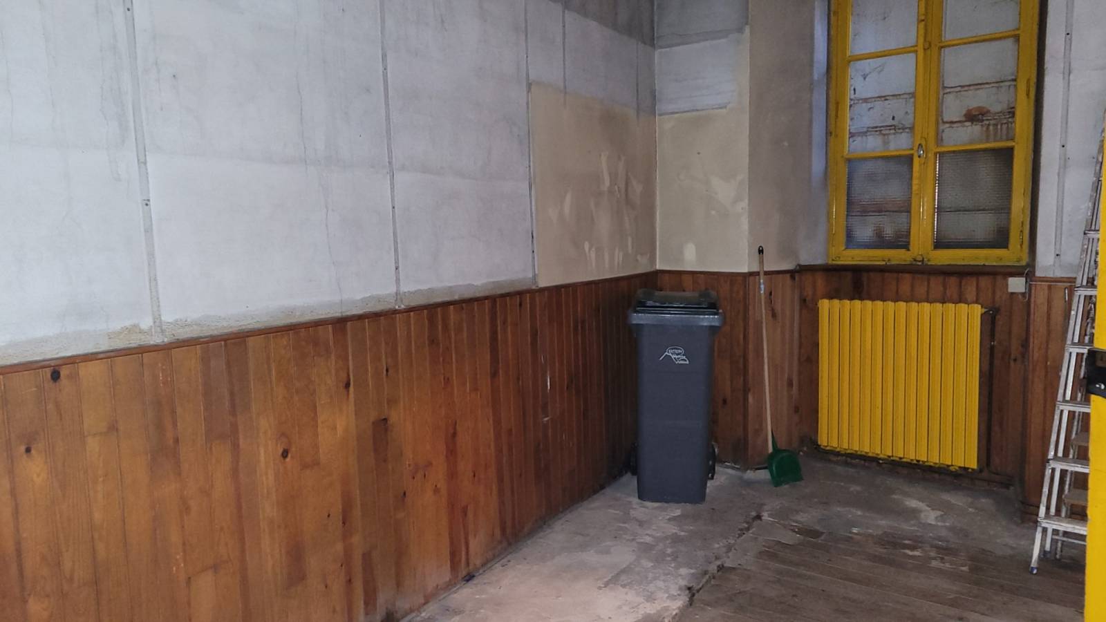 Immeuble à rénover au centre du village de Saint Agrève