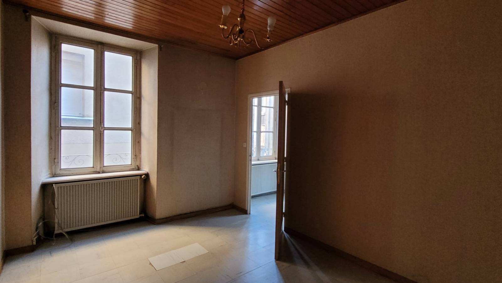 Immeuble à rénover au centre du village de Saint Agrève