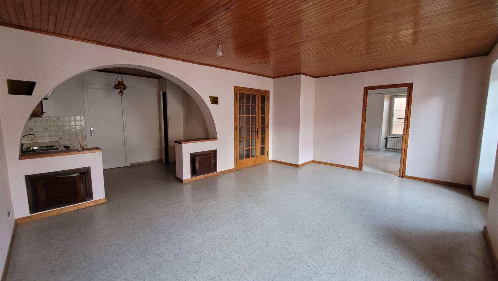 Immeuble à rénover au centre du village de Saint Agrève