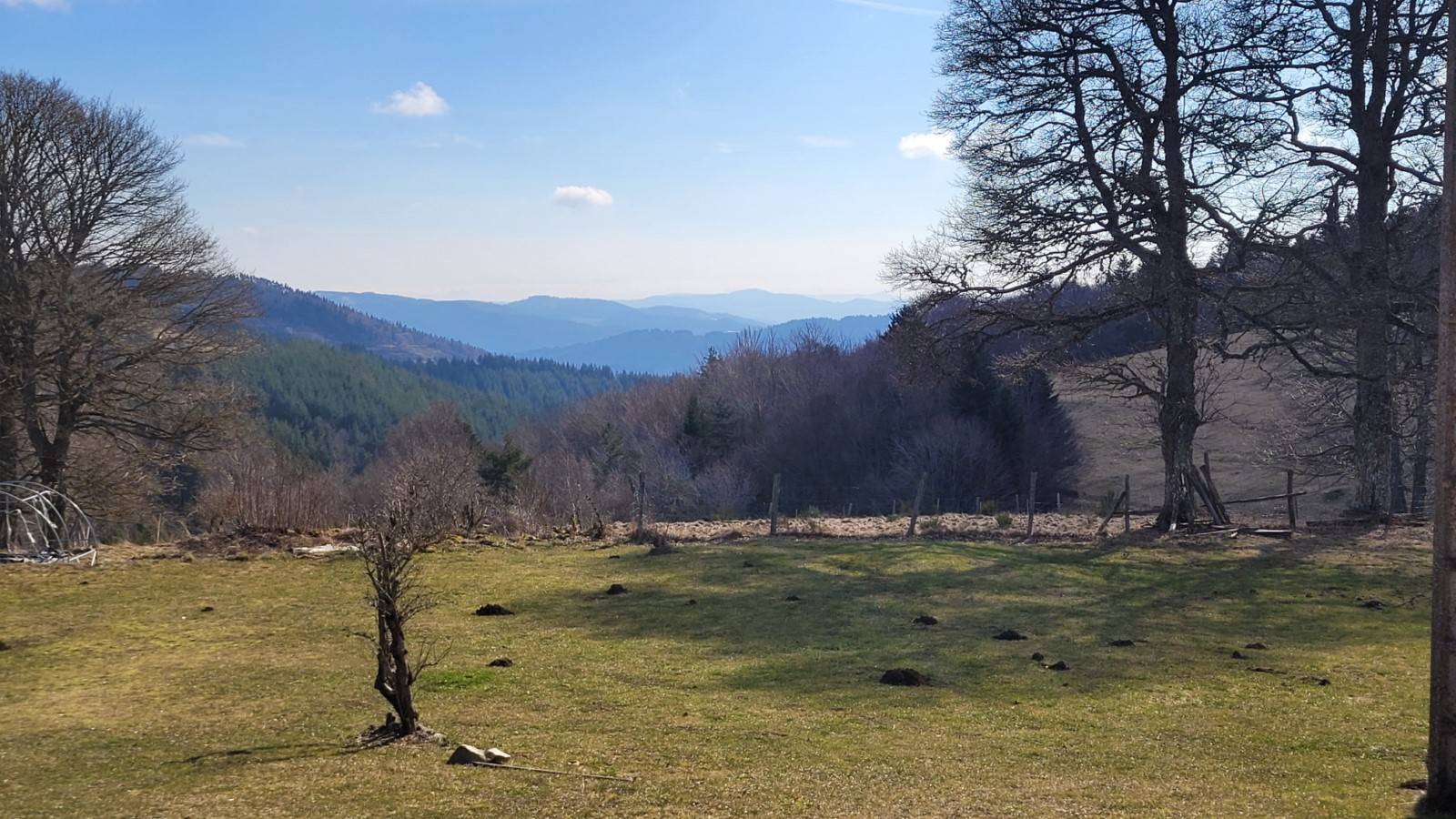 Ferme sur 1ha7 en campagne de St André en Vivarais