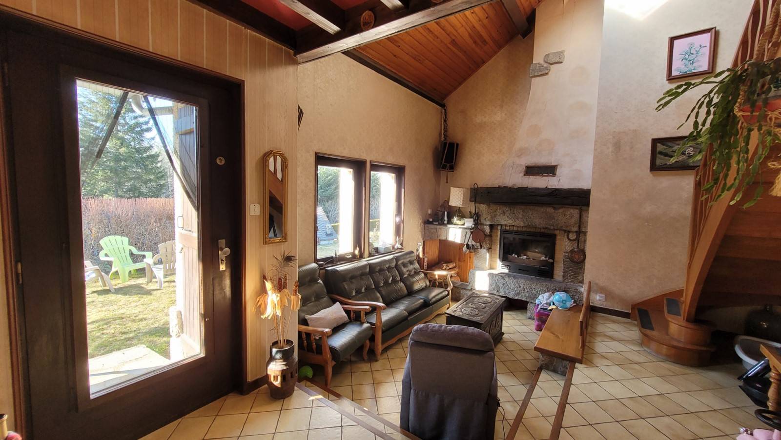 Maison sur 8500m² de terrain au Chambon sur Lignon