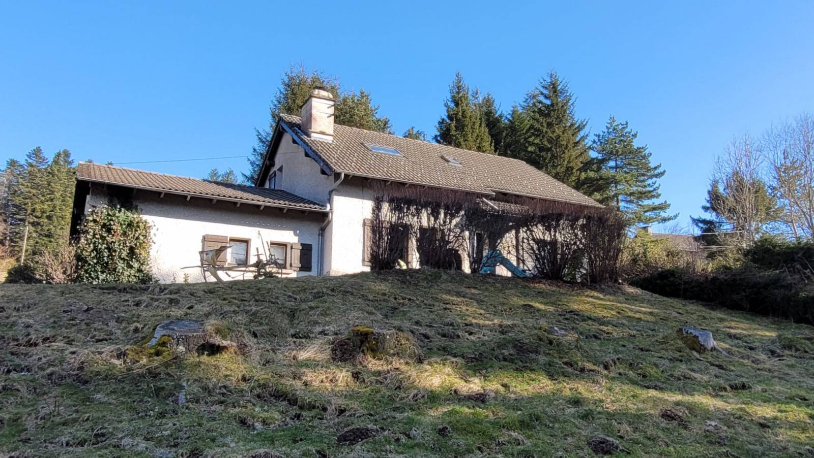 Maison sur 8500m² de terrain au Chambon sur Lignon