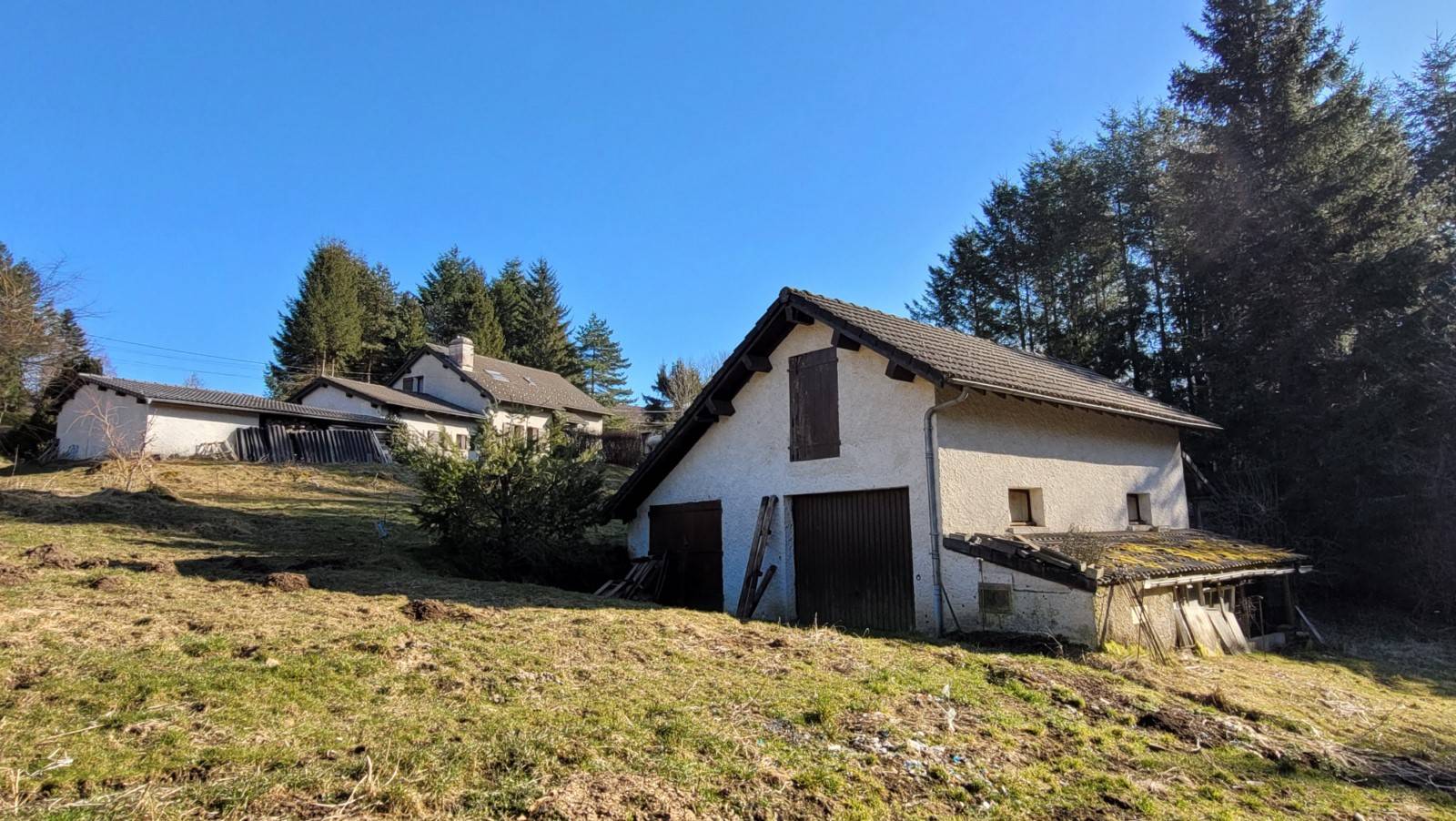 Maison sur 8500m² de terrain au Chambon sur Lignon
