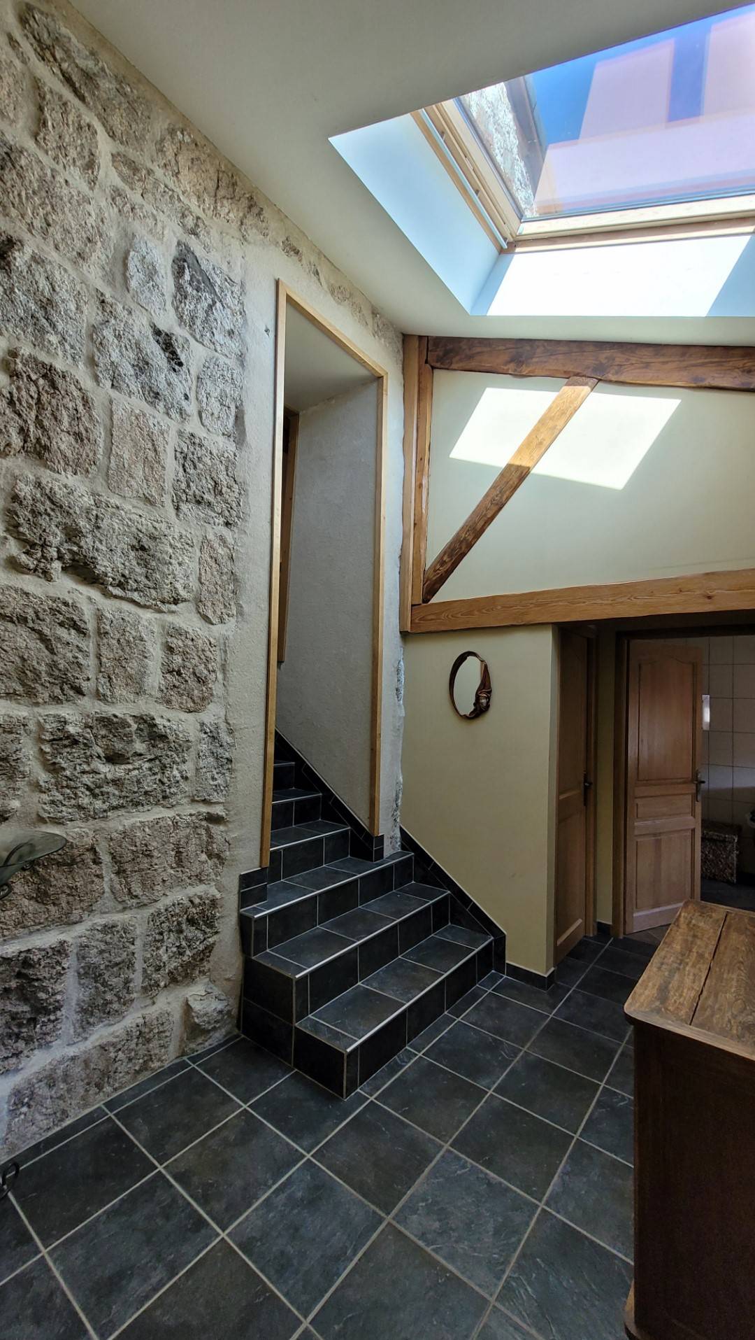 Propriété isolée sur plus de 5 000 m² de terrain à Tence