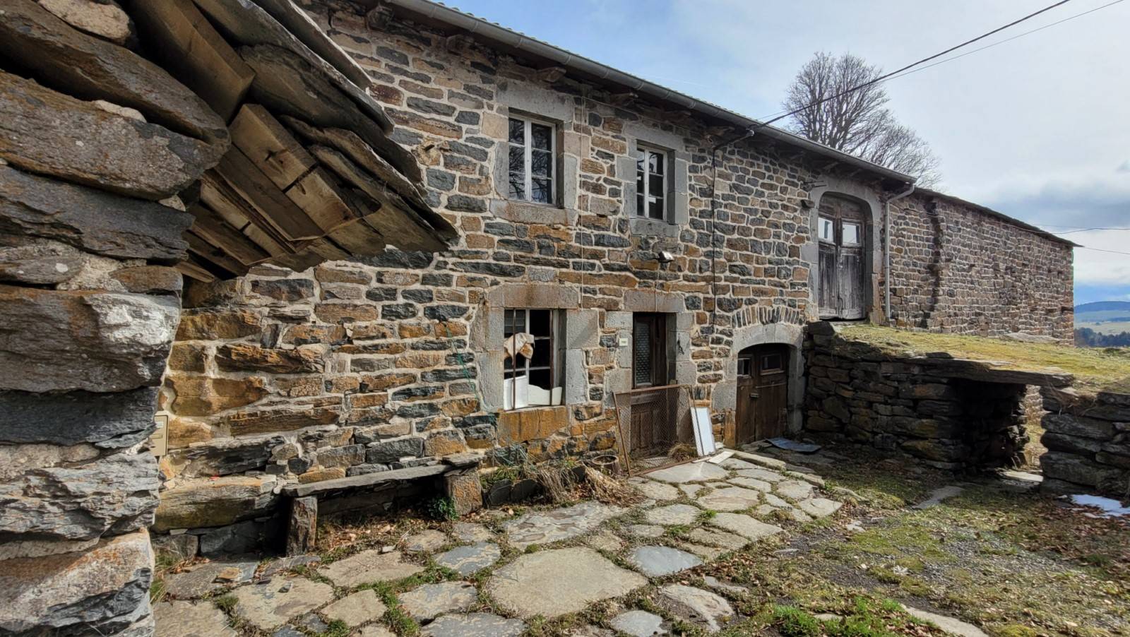 Ferme à rénover sur la commune du Mazet St Voy