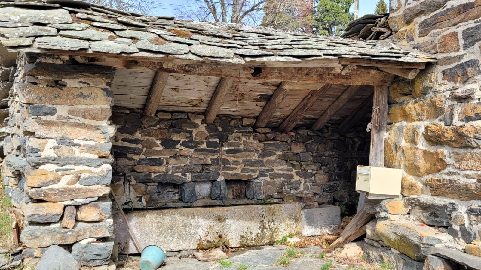 Ferme à rénover sur la commune du Mazet St Voy