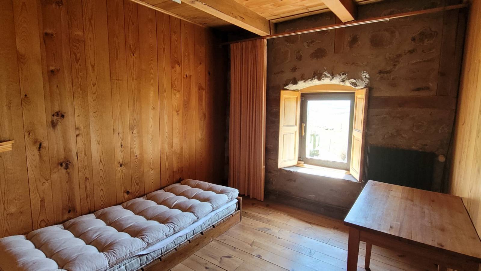 Ancienne ferme rénovée avec atelier St Front