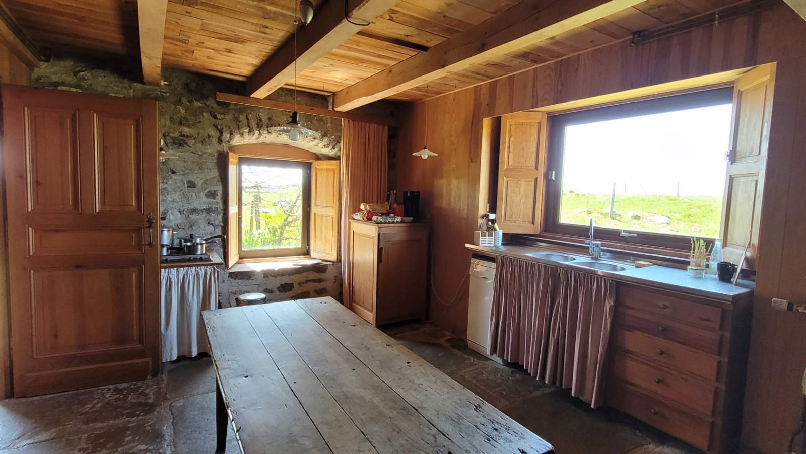 Ancienne ferme rénovée avec atelier St Front