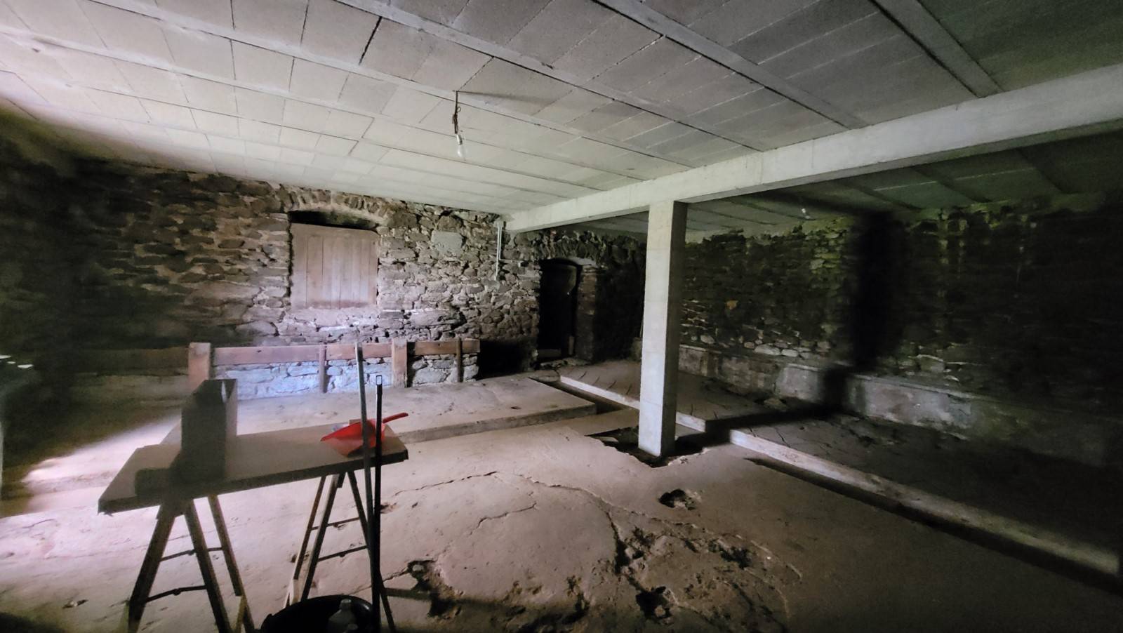 Maison T4  Les Vastres avec terrain et dépendances