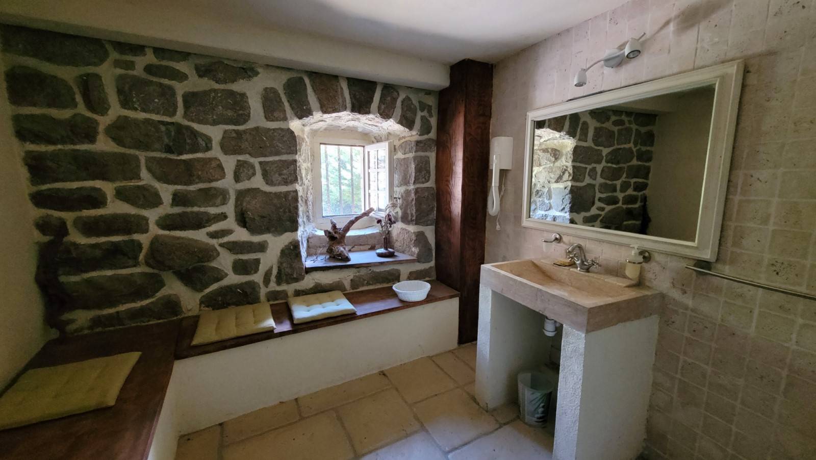 Ancienne ferme à finir de rénover Mars