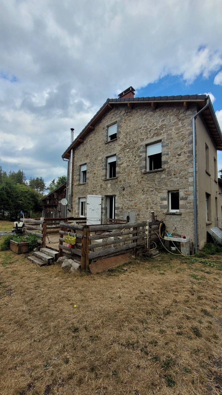 Maison mitoyenne T4 au Mazet St Voy