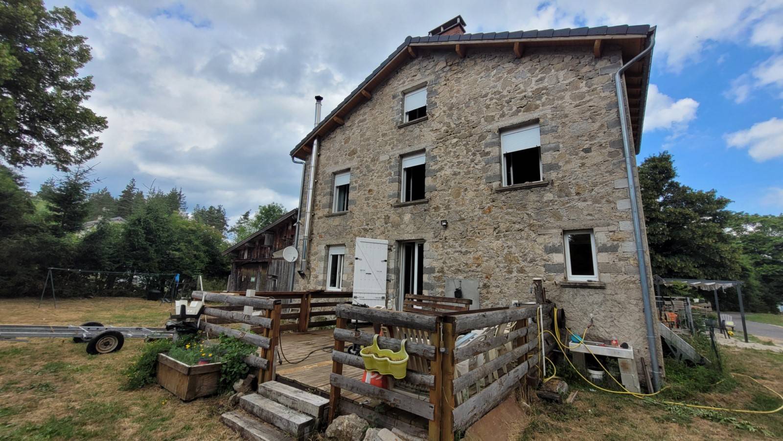 Maison mitoyenne T4 au Mazet St Voy