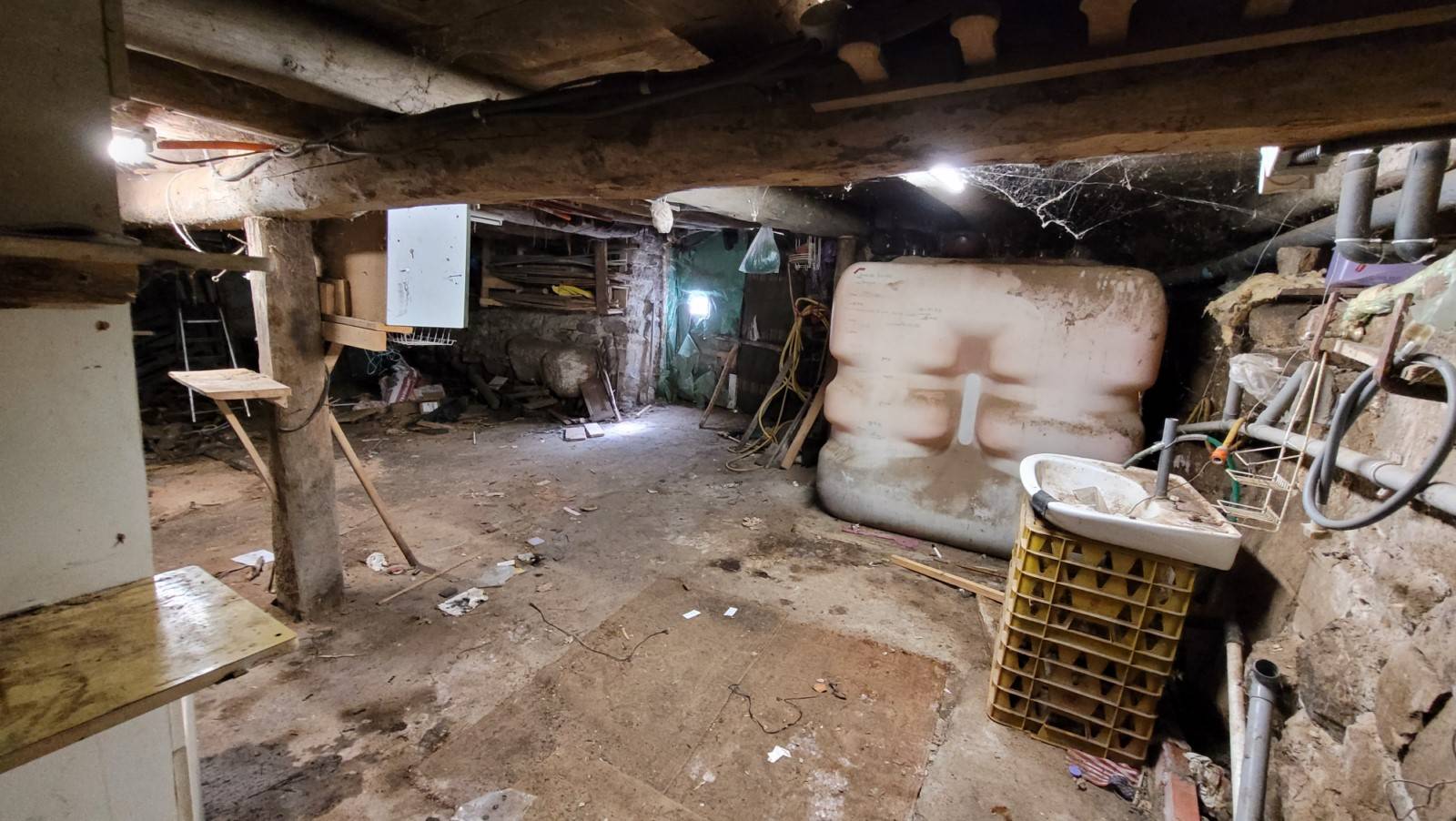 Ferme à rénover sur la commune des Vastres