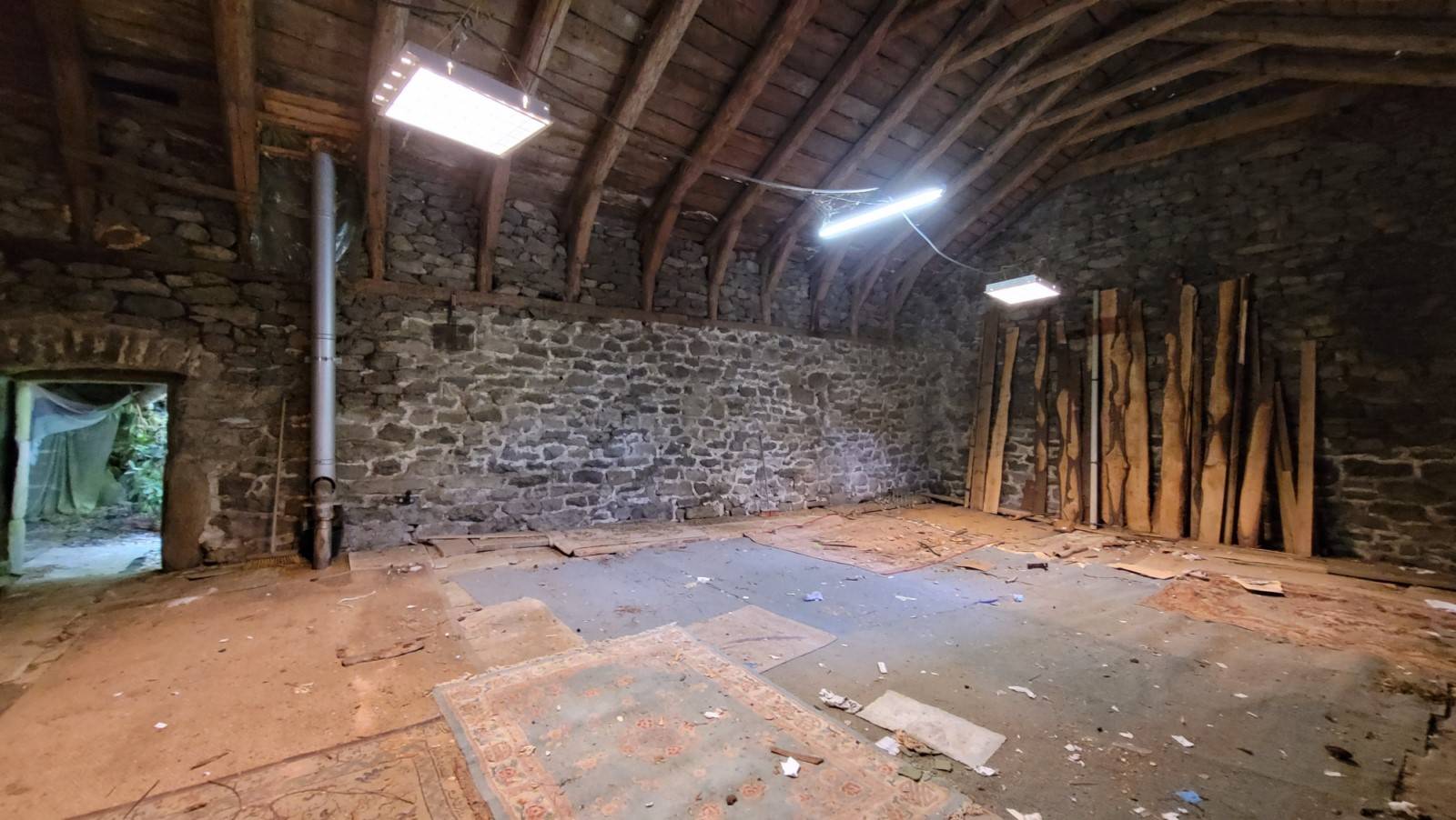 Ferme à rénover sur la commune des Vastres