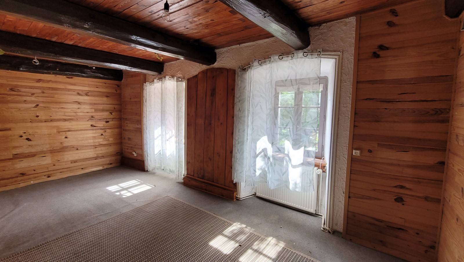 Ferme à rénover sur la commune des Vastres